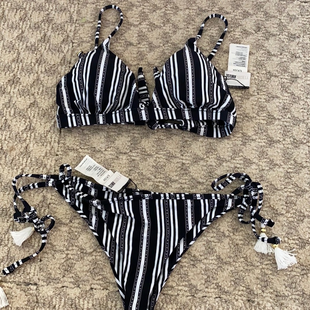 BNWT Amuse Society Bikini